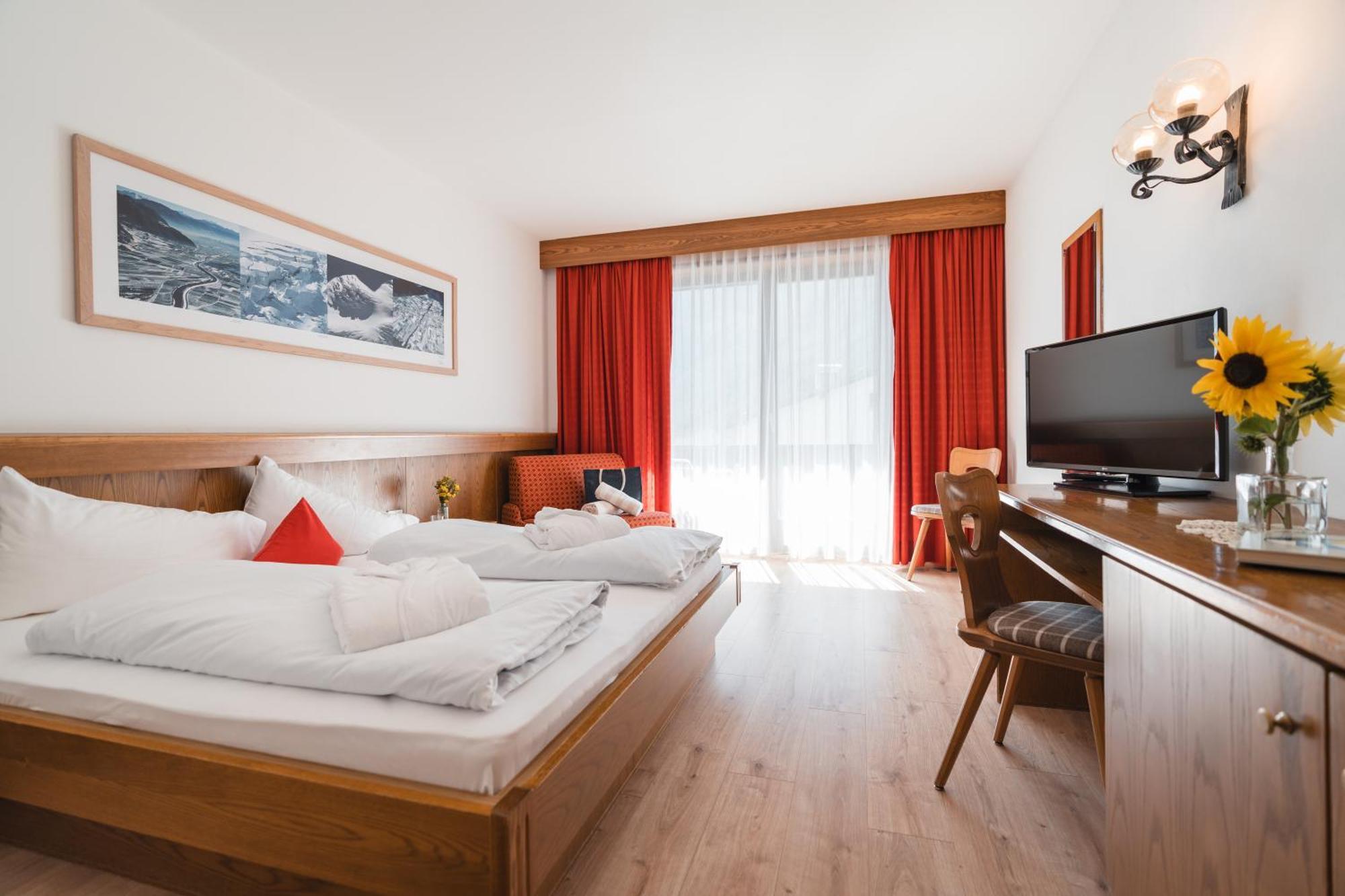 Smart Hotel Firn Madonna  Eksteriør billede